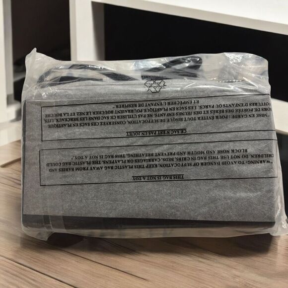 London Fog Daisy Large Size Embossed Navy Wallet Wristlet Crossbody Retail $58 N - Picture 7 of 7